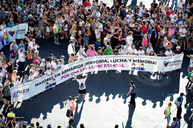 Fotos: Celebración superlativa y multicolor del Orgullo LGTBI en Madrid