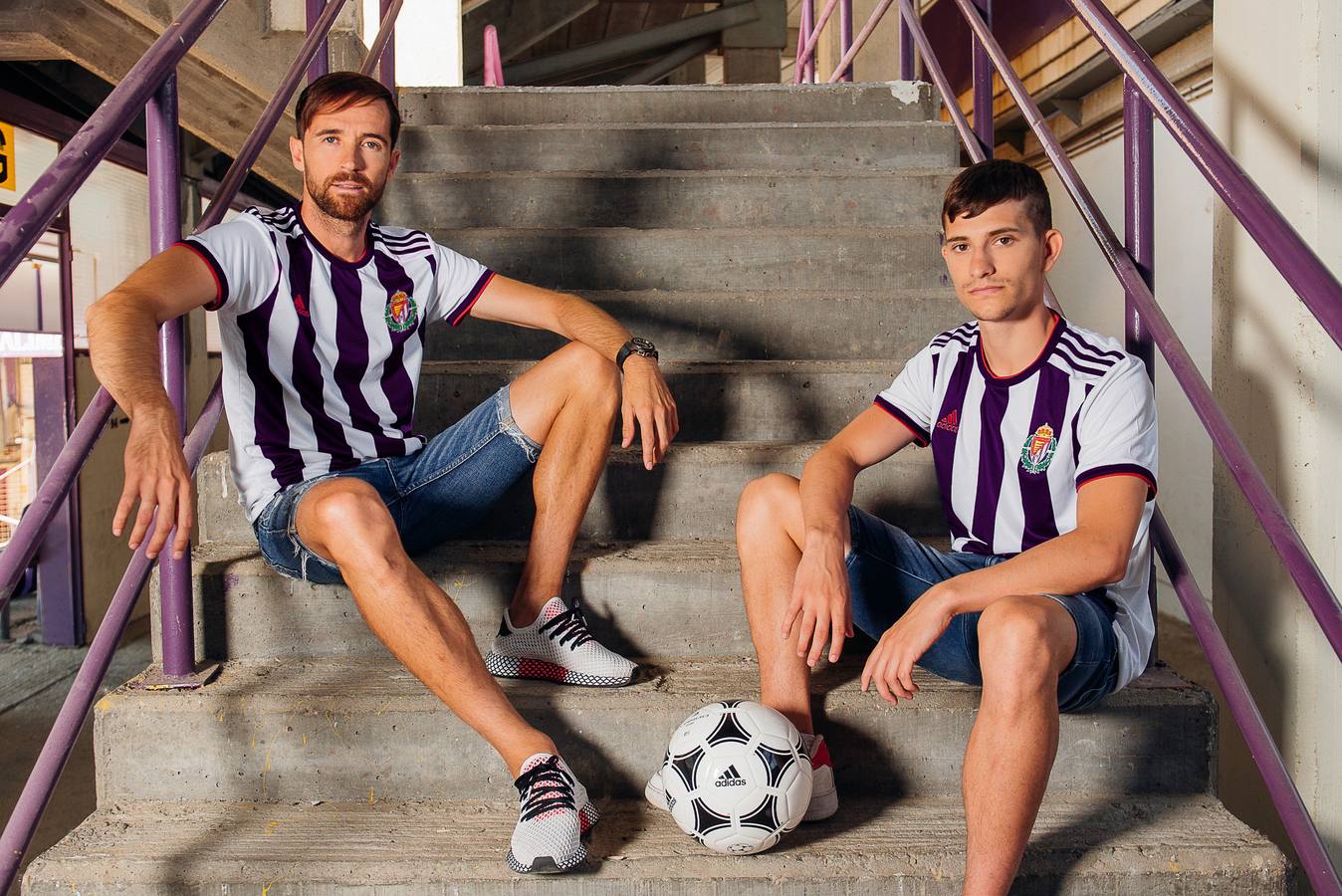 El Real Valladold anuncia a través de un vídeo en redes sociales el primer uniforme para la temporada 2019/20 que prescinde del violeta para dar protagonismo al morado.