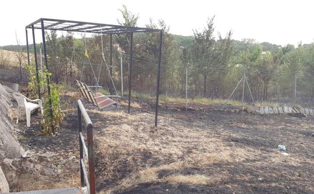 Imagen principal - Los Bomberos de Burgos tuvieron que acudir al lugar