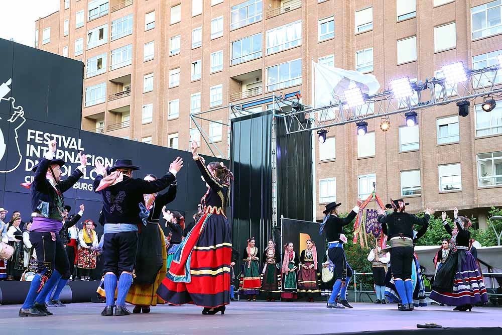 Fotos: Arranque existoso de la 43 edición del Festival de Folclore &#039;Ciudad de Burgos