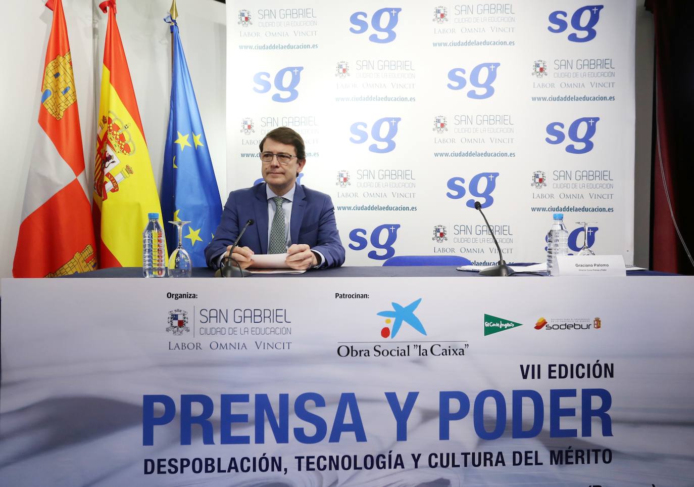 Fotos: El presidente de la Junta, Alfonso Fernández Mañueco, inaugura la VII Edición del Curso Prensa y Poder