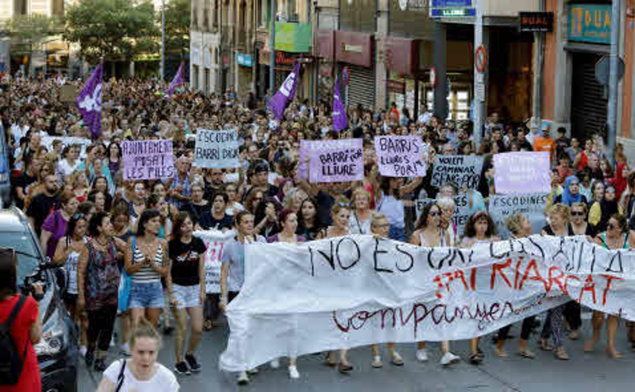 Manifestación por la violación de una menor en Manresa