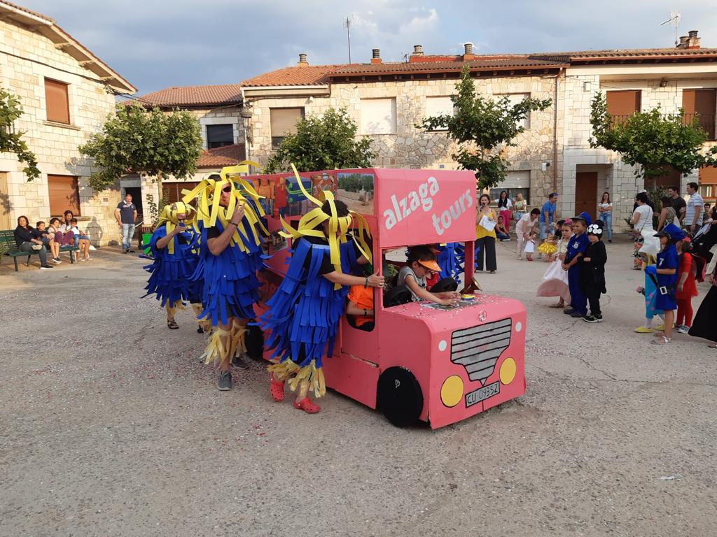 Desfile de disfraces en Cubillo del Campo