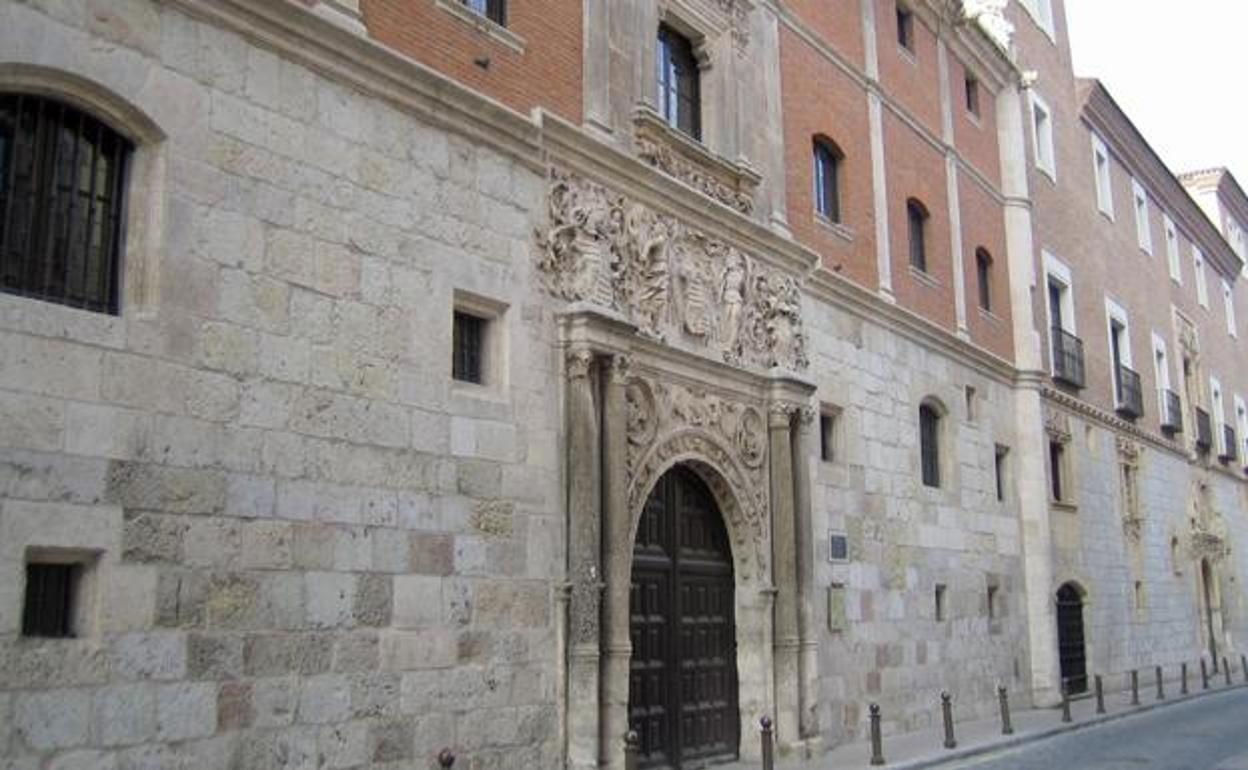 Acceso trasero del Museo de Burgos. 