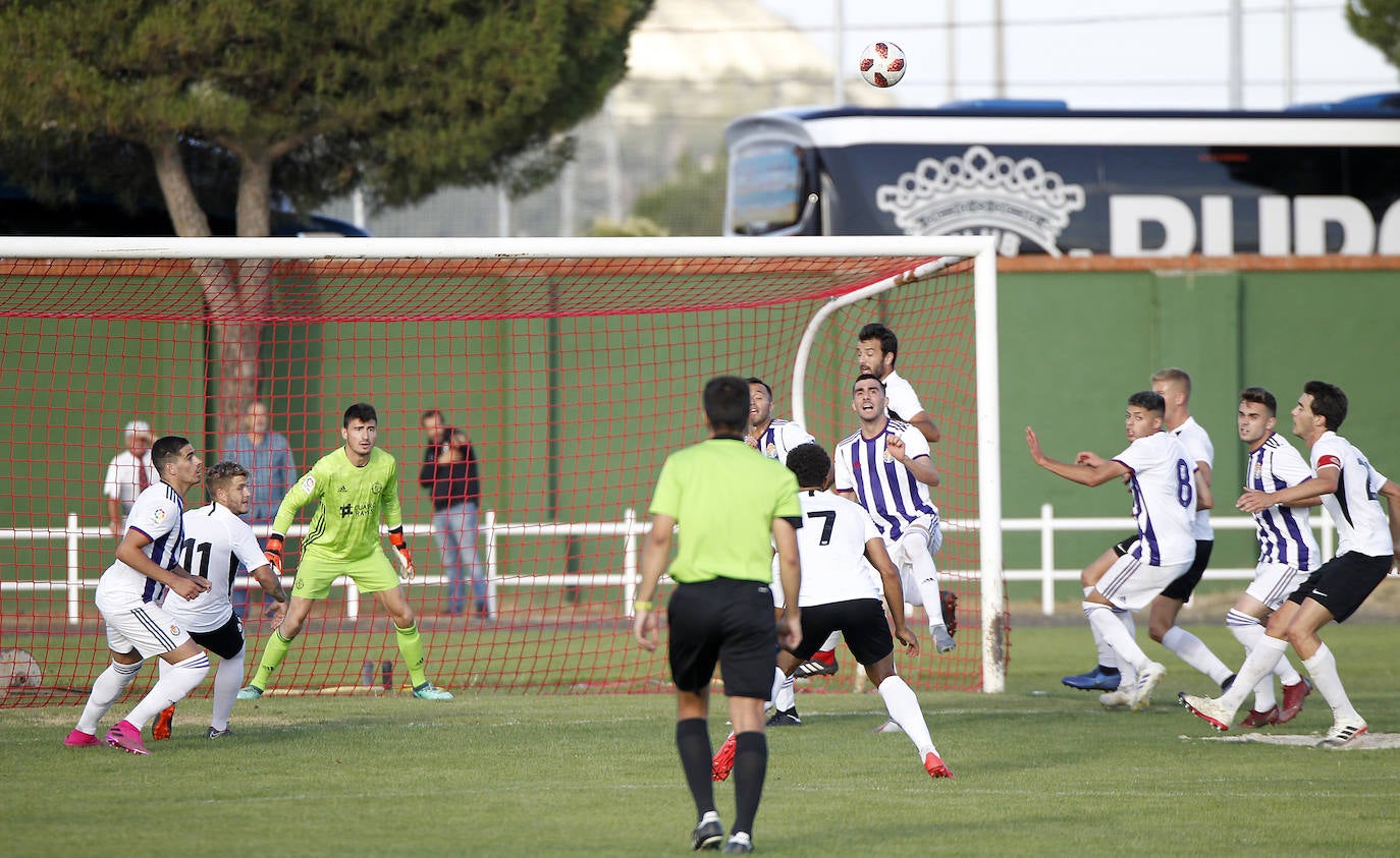 Fotos: Las mejores imágenes del partidod de pretemporada entre Valladolid B y Burgos CF