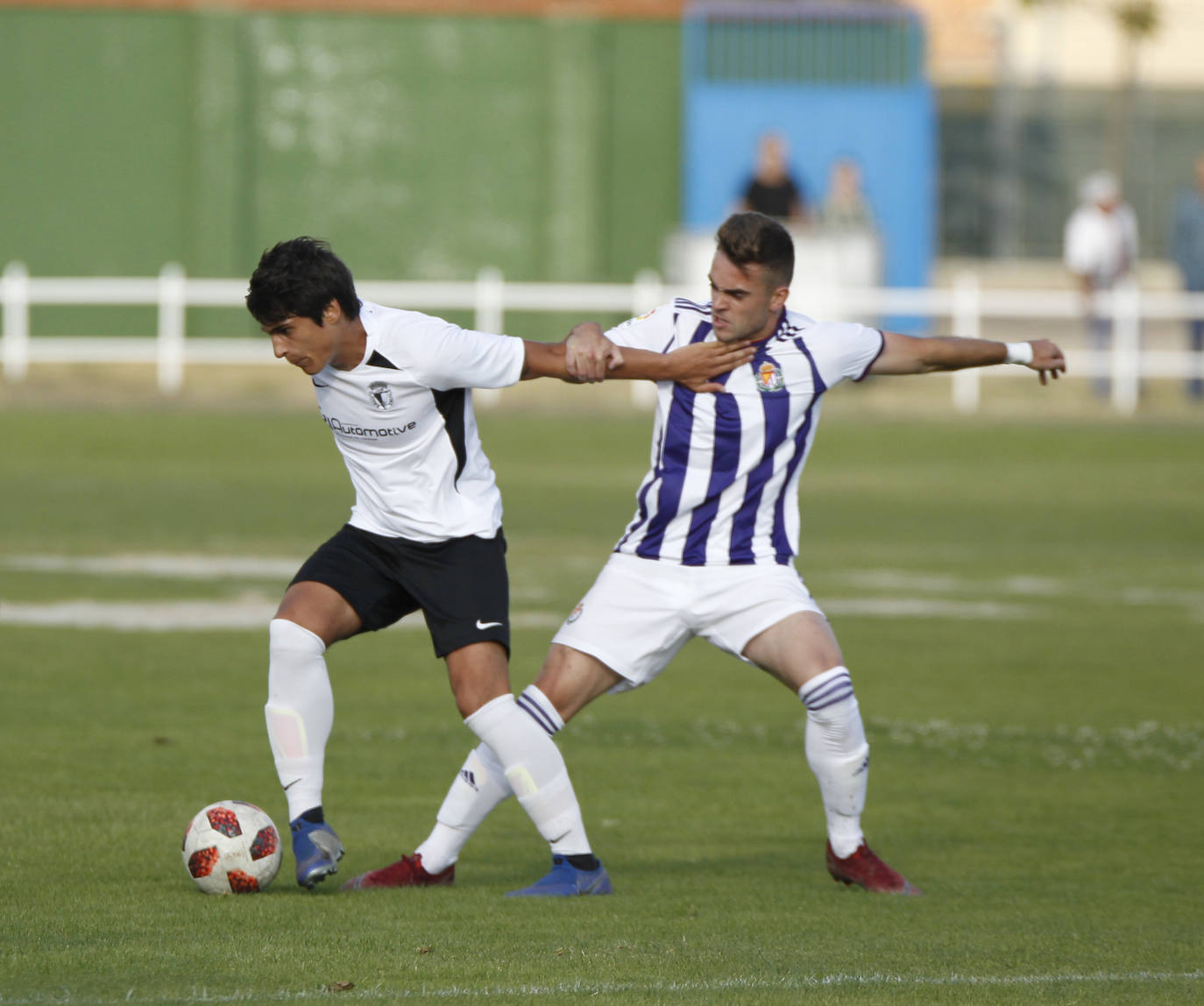 Fotos: Las mejores imágenes del partidod de pretemporada entre Valladolid B y Burgos CF