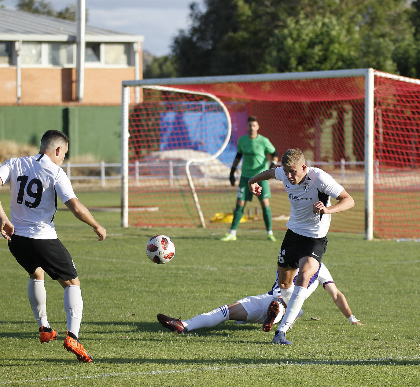 Fotos: Las mejores imágenes del partidod de pretemporada entre Valladolid B y Burgos CF