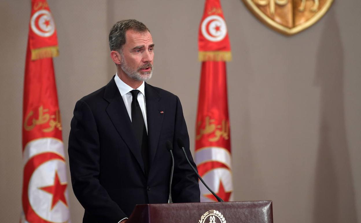 El rey Felipe VI durante su intervención en el funeral del presidente Beji Caid Essebsi.