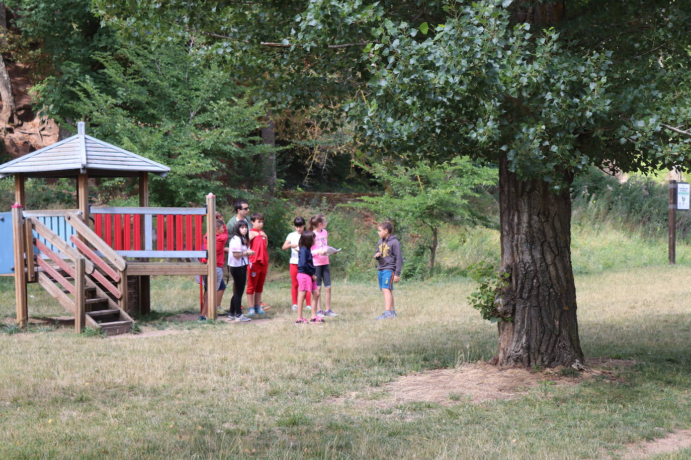 Naturaleza mezclada con juegos educativos son los ingrdientes esenciales para que los niños se diviertan en los Campamentos de Urbanos de verano organizados por el Ayuntamiento