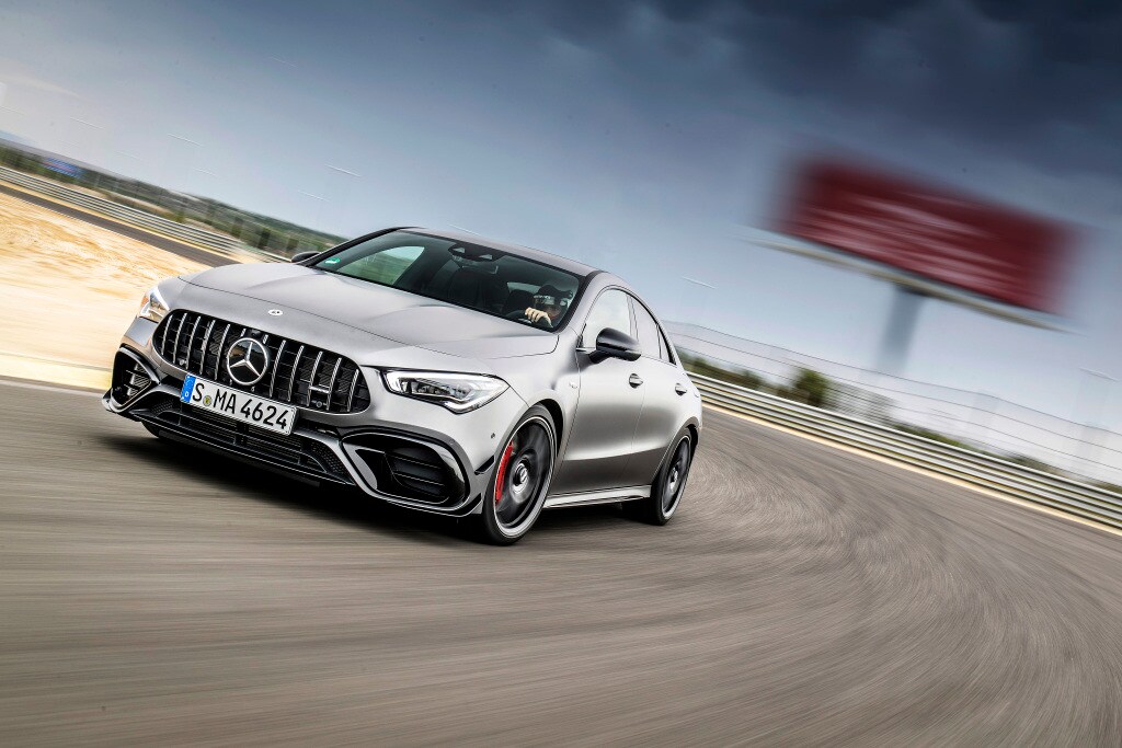 Prestaciones sobresalientes, un dinamismo impactante y un diseño más expresivo son algunas virtudes de los nuevos A 45 4Matic+ y el CLA 45 4Matic+ de Mercedes AMG.