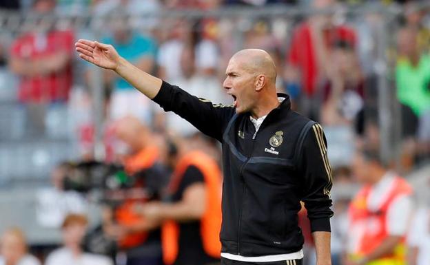 Zinedine Zidane, durante el partido que midió al Real Madrid con el Tottenham en la Audi Cup. 