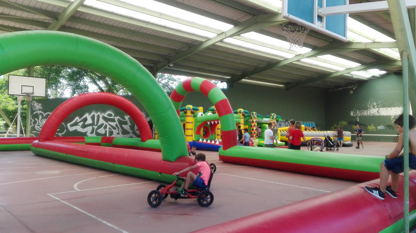 Parque infantil en las fiestas de Arlanzón