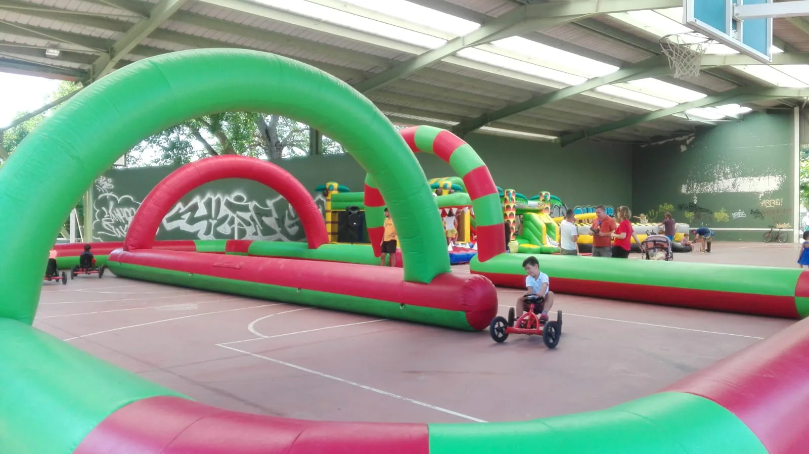 Parque infantil en las fiestas de Arlanzón