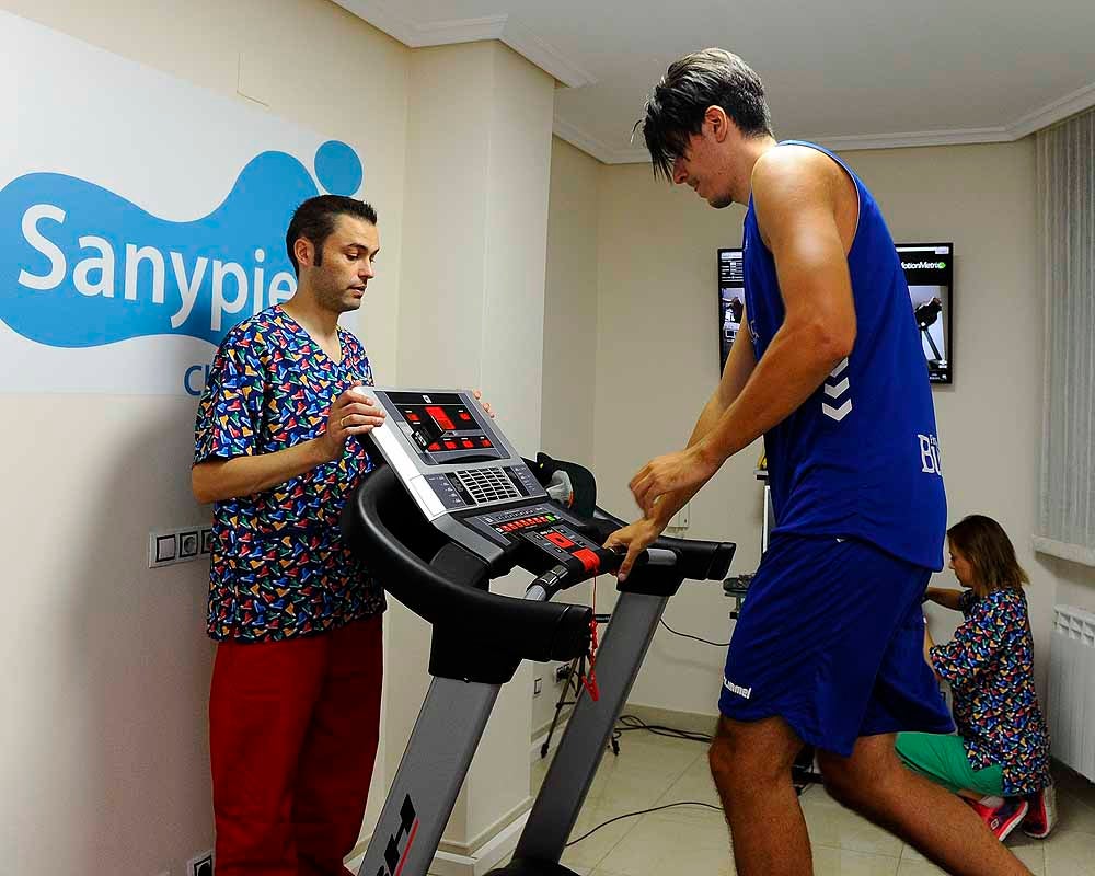 La pretemporada 2019/20 ha comenzado para el San Pablo Burgos con los primeros reconocimientos médicos y las diferentes pruebas para comprobar el estado de forma con el que los jugadores regresarán a la cancha.