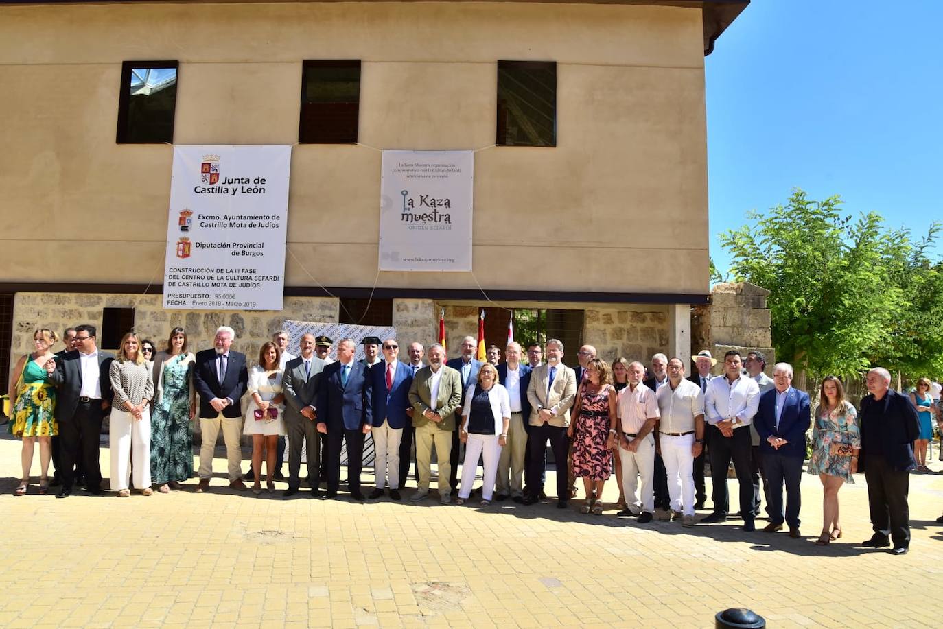 Castrillo Mota de Judios homenajeará al músico del siglo XVI Antonio de Cabezón como «hijo más ilustre de la localidad» con ciclos y cursos de órgano en la iglesia de San Esteban, donde hoy se ha inaugurado un órgano de nueva construcción, ha afirmado el alcalde de Castrillo y vicepresidente de la Diputación de Burgos, Lorenzo Rodríguez.