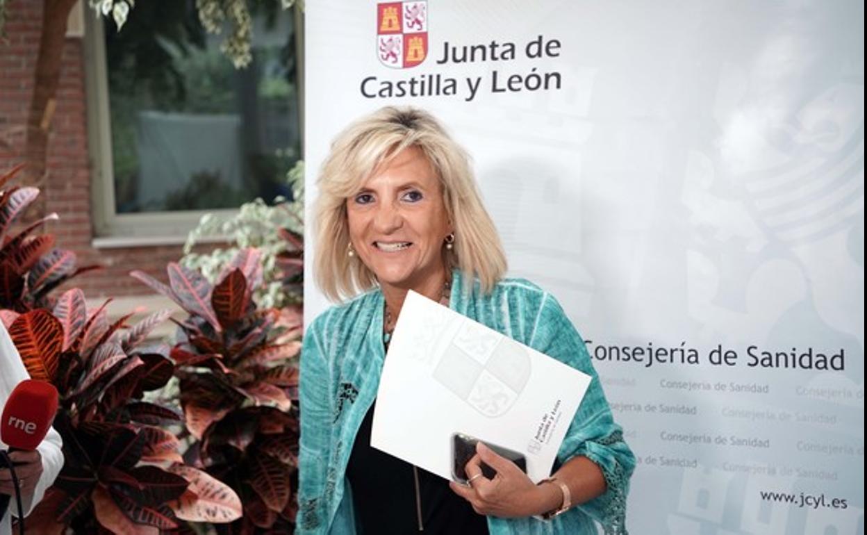 La consejera de Sanidad, Verónica Casado, participa en la firma del Pacto sobre Régimen de Vacaciones y Permisos en programas de cooperación. 