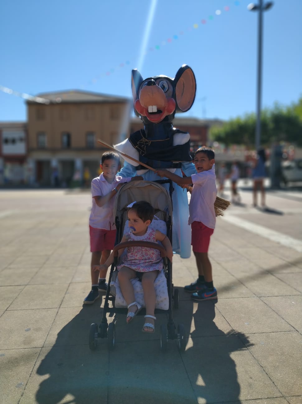 Desfile de carrozas en Melgar