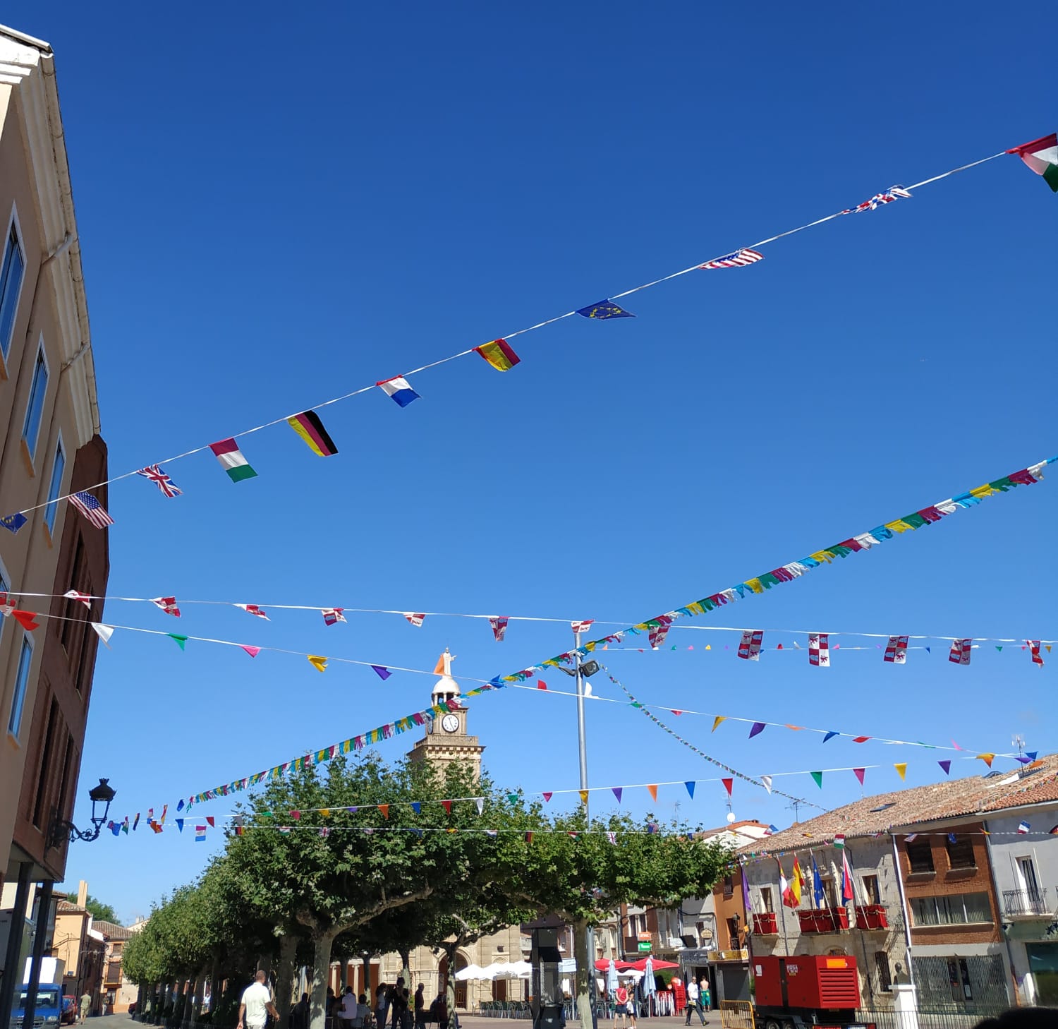 Plaza de Melgar de Fernamental en fiestas