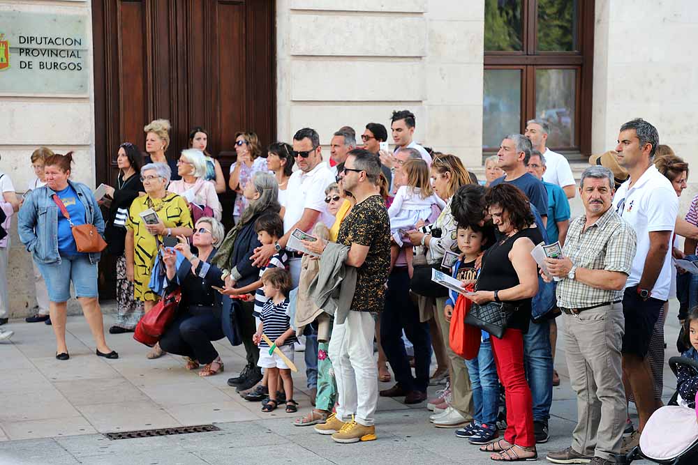 Este domingo se celebra la XXIV edición de la Batalla de Atapuerca y hoy se ha anunciado por las calles del centro de la ciudad