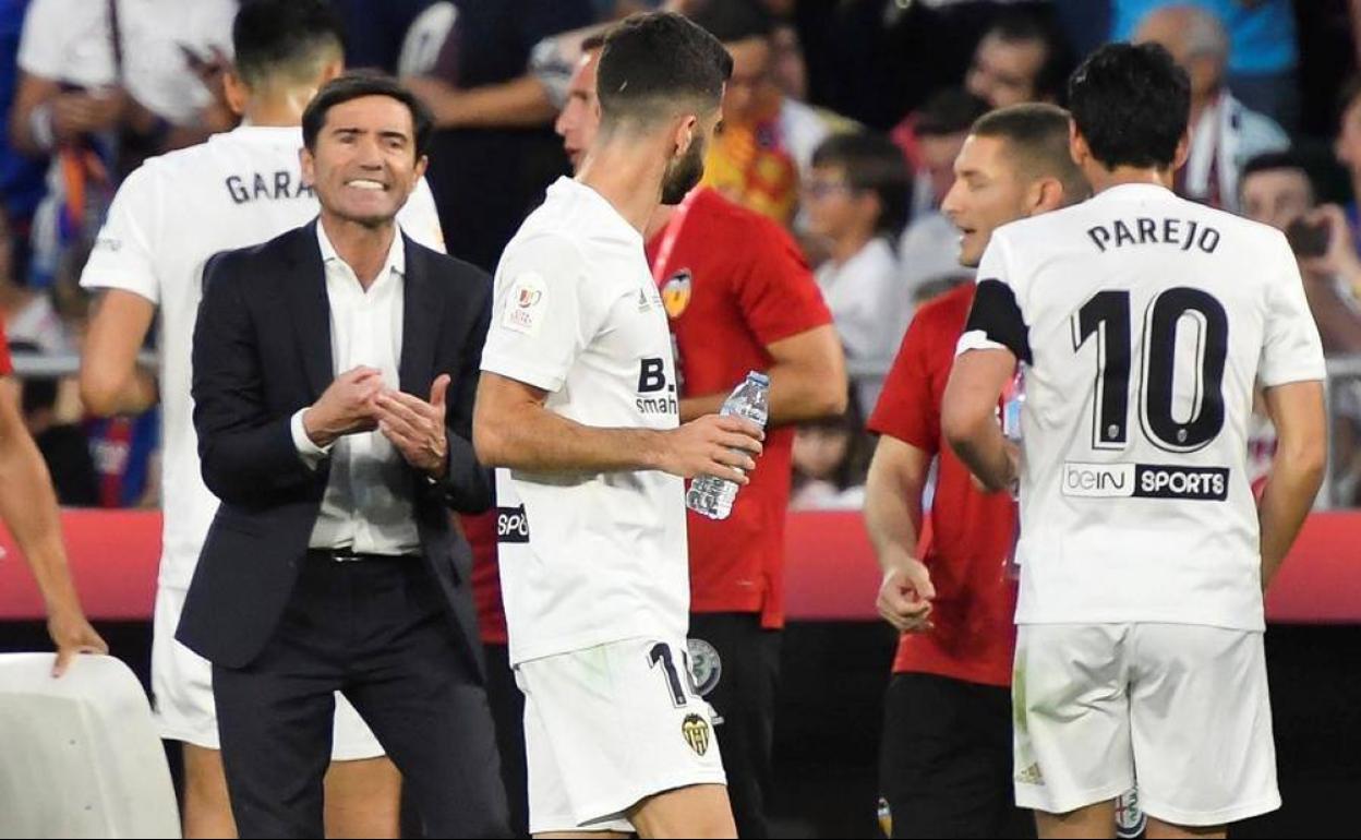 UNa pausa de hidratación en la final de la Copa del Rey. 