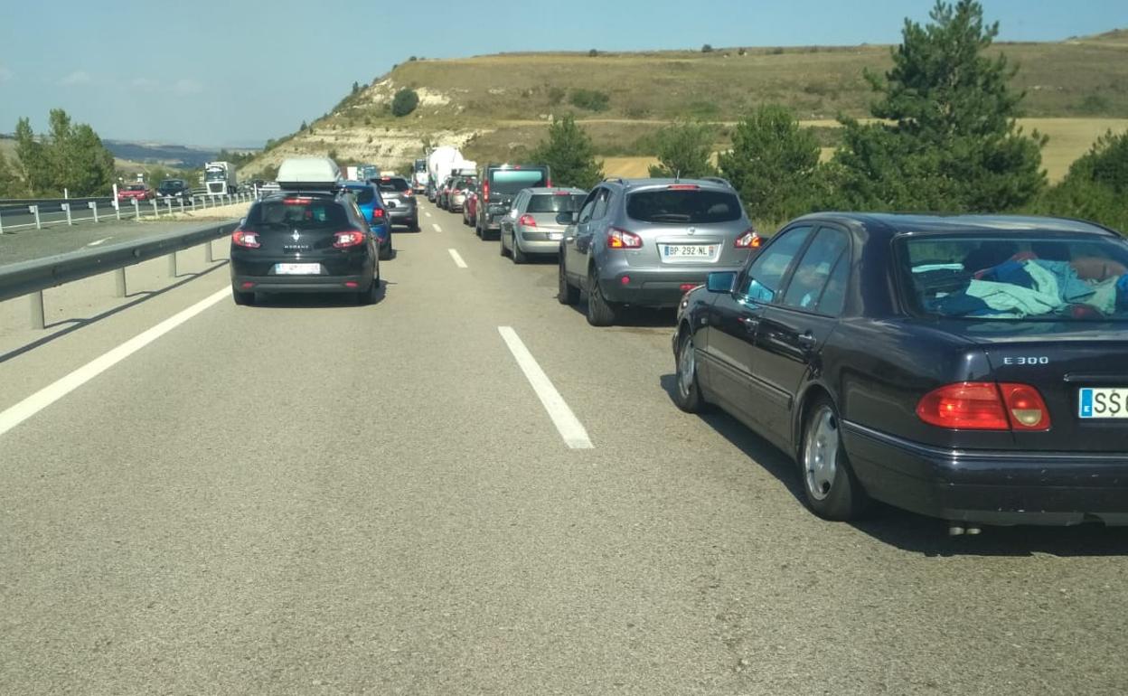 Retenciones en la AP-1 en sentido Vitoria