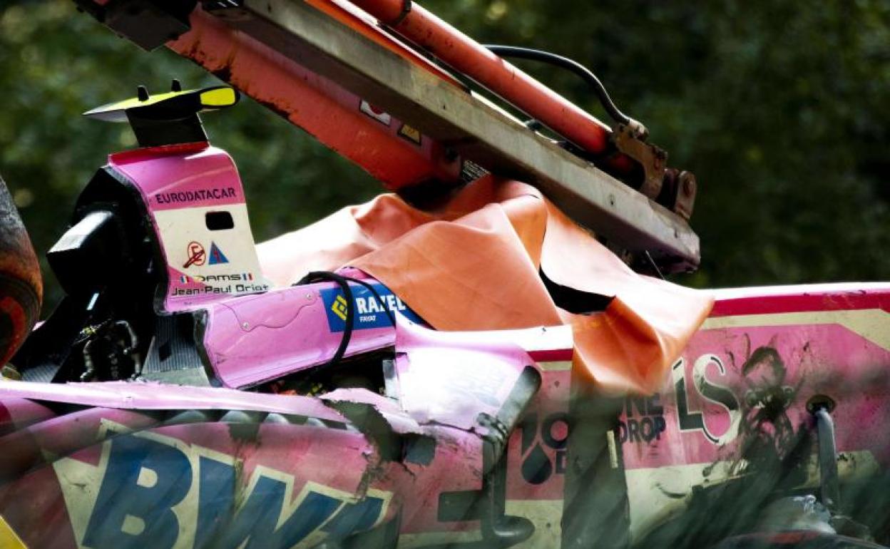 Estado en el que quedó el coche del piloto francés Anthoine Hubert.