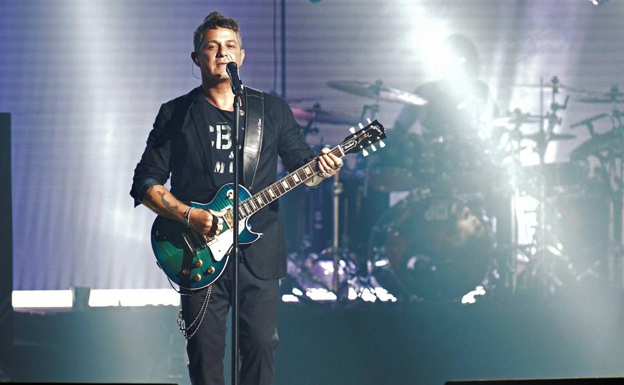 El cantante español Alejandro Sanz se presenta en concierto este sábado en el Hulu Theater del Madison Square Garden en Nueva York (EE UU).