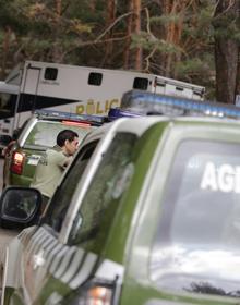 Imagen secundaria 2 - Cientos de personas buscan a Blanca Fernández Ochoa en la sierra de Guadarrama.