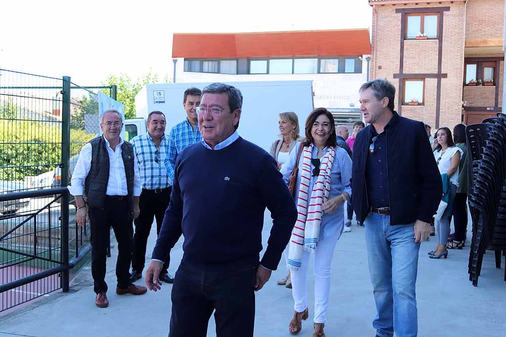 El Partido Popular ha celebrado su tradicional comida de hermandad para arrancar el curso político |Alcaldes, concejales y demás cargos públicos y políticos se han dado cita en Arcos de la Llana