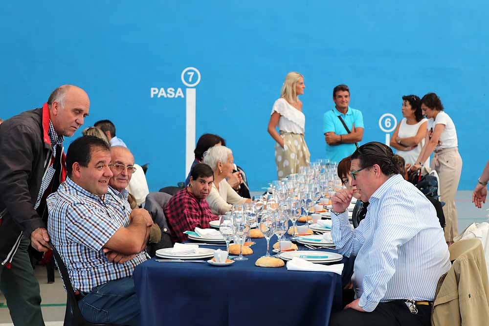 El Partido Popular ha celebrado su tradicional comida de hermandad para arrancar el curso político |Alcaldes, concejales y demás cargos públicos y políticos se han dado cita en Arcos de la Llana