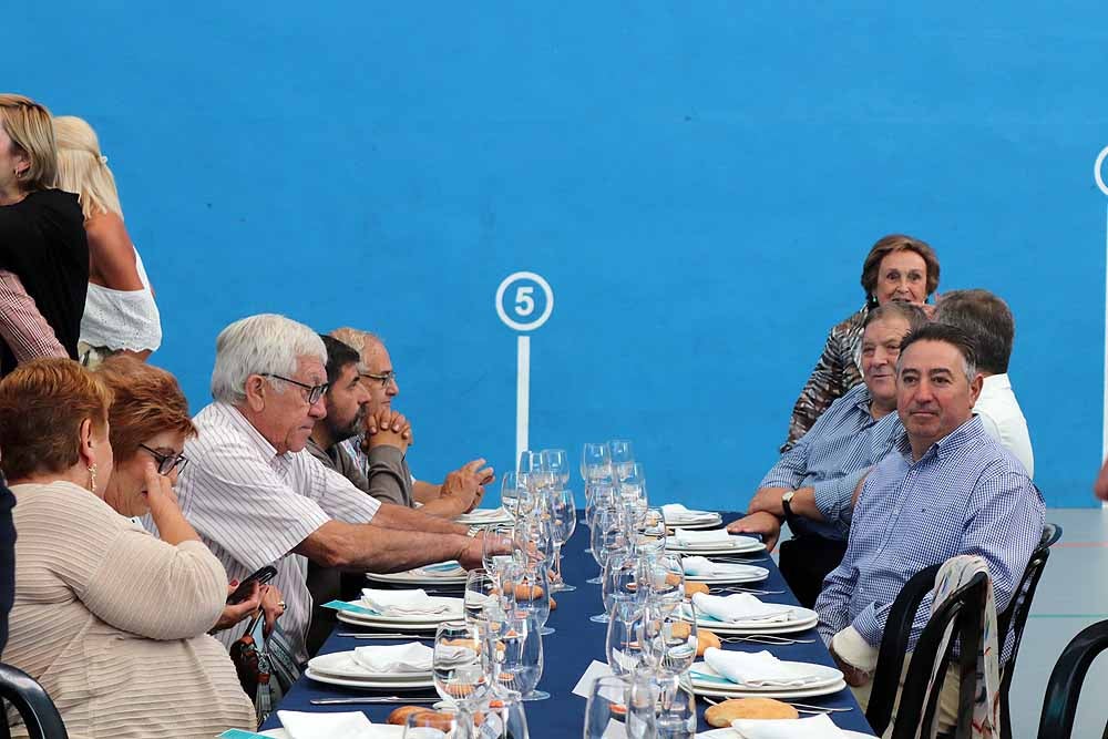 El Partido Popular ha celebrado su tradicional comida de hermandad para arrancar el curso político |Alcaldes, concejales y demás cargos públicos y políticos se han dado cita en Arcos de la Llana