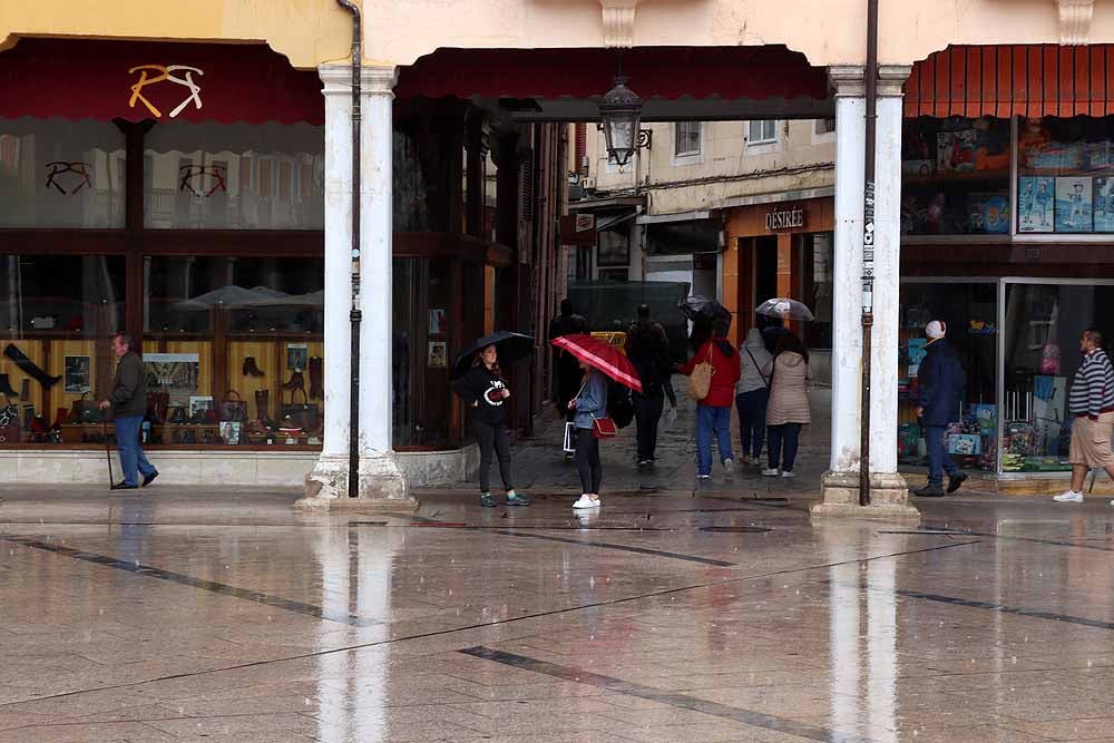 DANA ha traído a Burgos lluvias, y fuertes vientos en la provincia, en una jornada todavía de verano pero que se asemeja en exceso al otoño