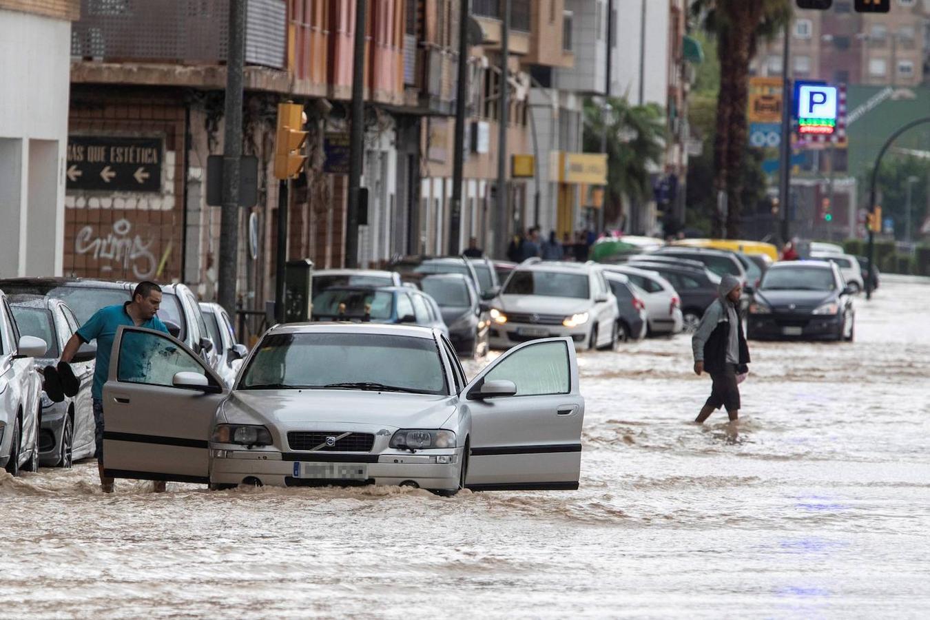 Las calles de Molina del Segura (Murcia), convertidas en ríos.