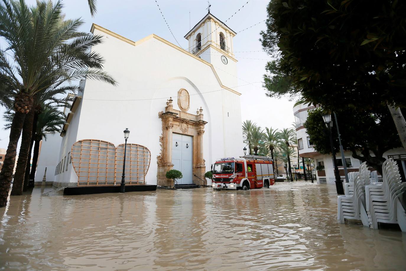 El temporal sigue sin dar tregua, se extiende a más provincias y este sábado se ha cobrado la séxta víctima mortal.