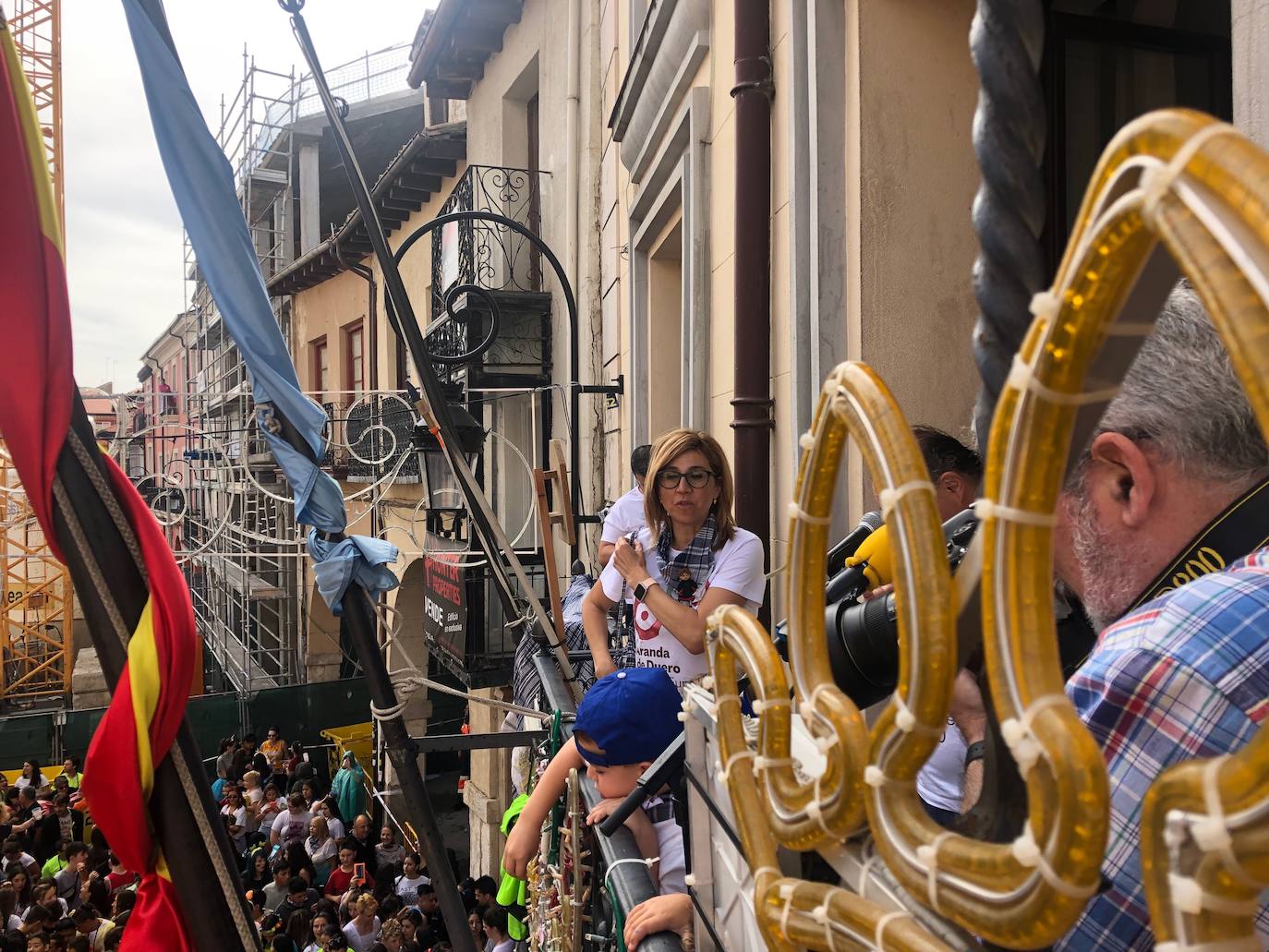 El acto del cañonazo supone el pistoletazo de salida a las fiestas patronales en honor a la Virgen de las Viñas de Aranda de Duero. Desde hoy y hasta el 22 de septiembre los festejos ofrecen un programa con actividades tradicionales, musicales y festivas. 