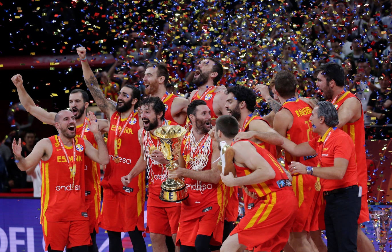 La selección se proclamó campeona del mundo en China tras arrollar a Argentina en la final. 