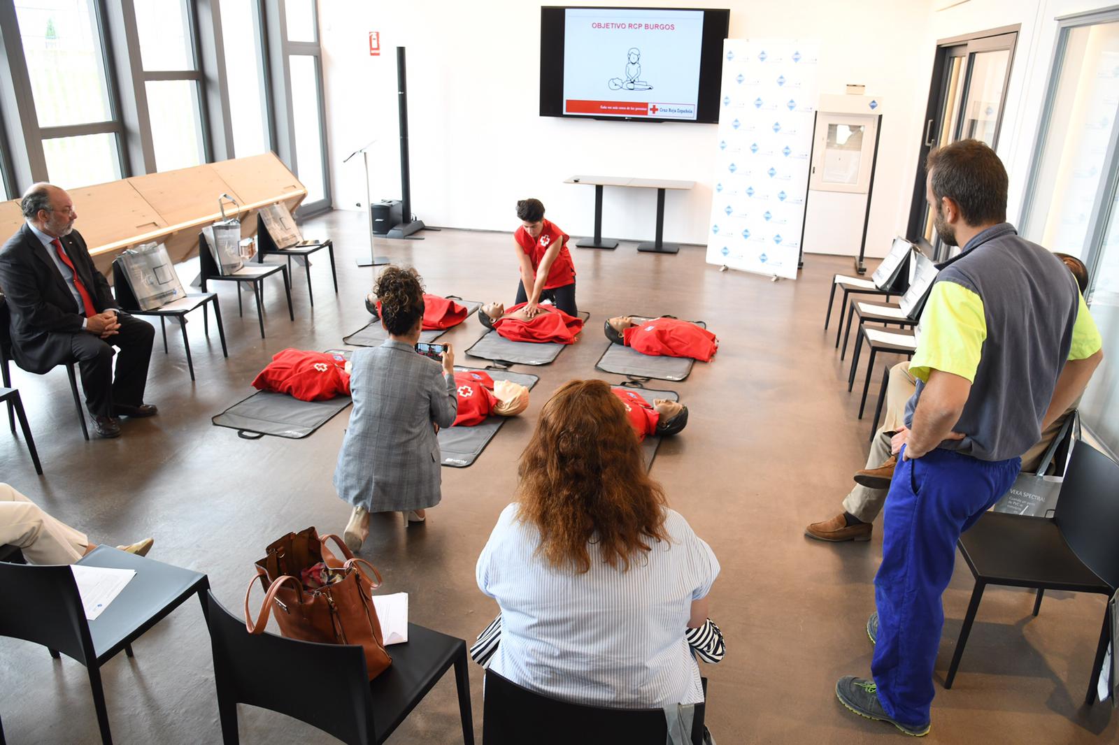 Cruz Roja Española ha impartido este verano cursos de reanimación cardiopulmonar (RCP) gratuitos en más de diez localidades de la provincia de Burgos para enseñar a salvar vidas a personas de todas las edades.