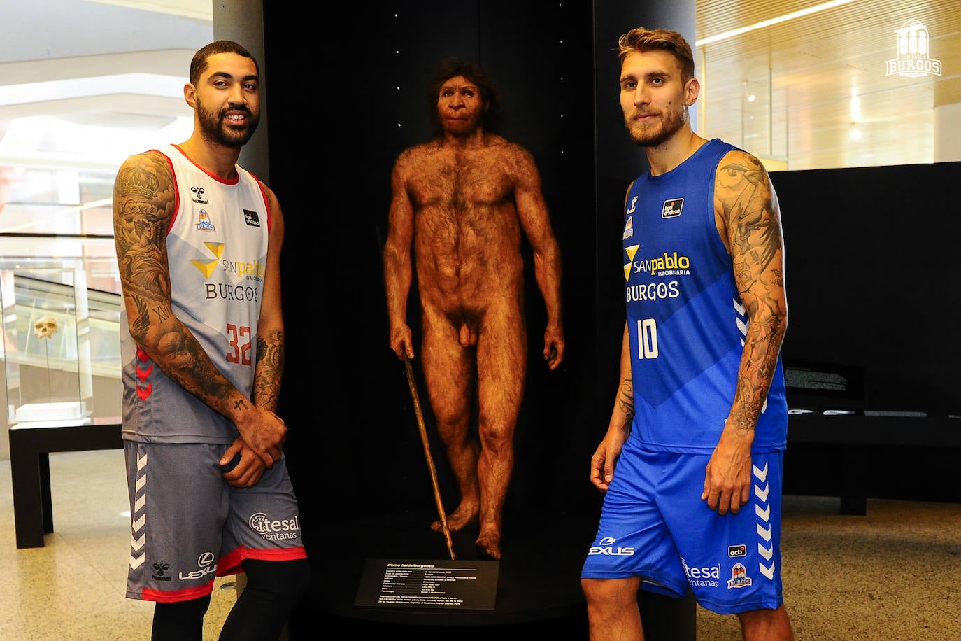 El San Pablo Burgos ha presentado esta mañana sus equipaciones oficiales hummel de Liga Endesa para la temporada 2019/20 en el Museo de la Evolución Humana (MEH) de la capital del Arlanzón. 