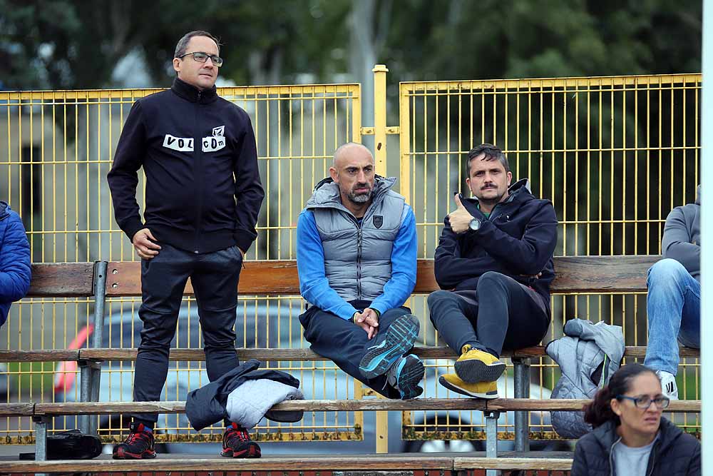 El campo de San Amaro ha vuelto a registrar una buena entrada para ver el partido entre el UBU Colina Clinic y el Independiente de Santander.