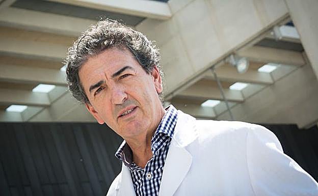 Jefes y trabajadores del Hospital de Burgos se oponen al cese del gerente del centro