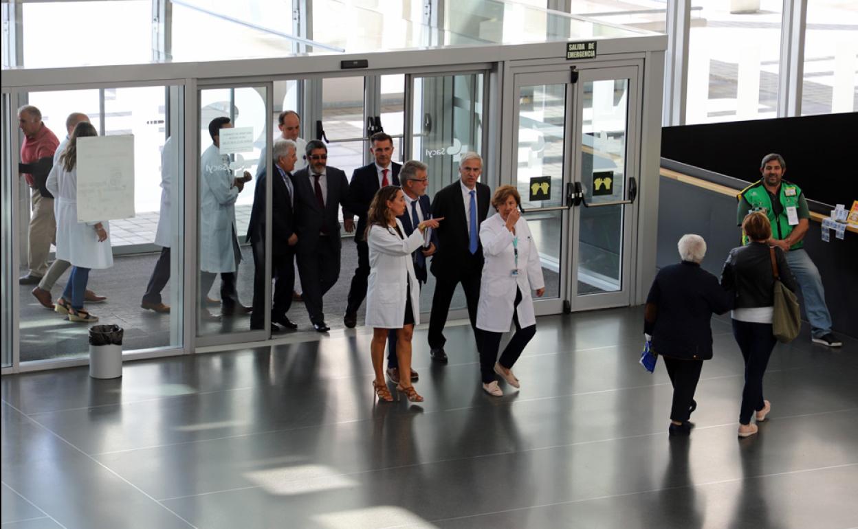 Llegada del nuevo gerente del HUBU a su encuentro con los profesionales sanitarios