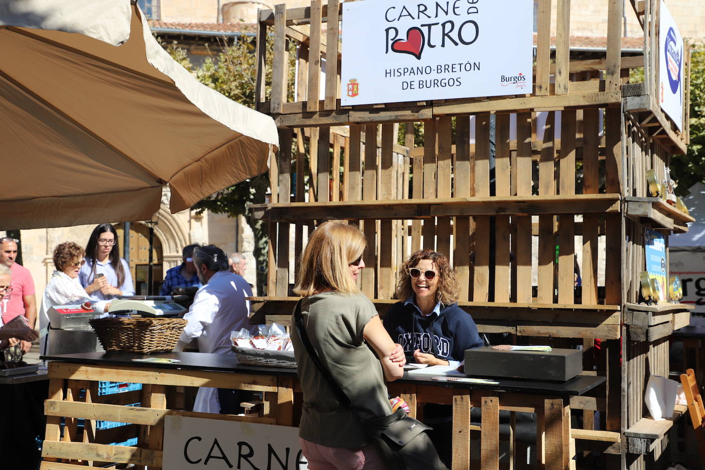 Fotos: Imágenes del Mercado de Productores de Burgos Alimenta del Día de la Provincia, celebrado en Briviesca