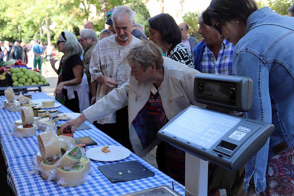 UCCL organiza la XVII Feria de la Biodiversidad en el Paseo Marceliano Santamaría con una veintena de expositores