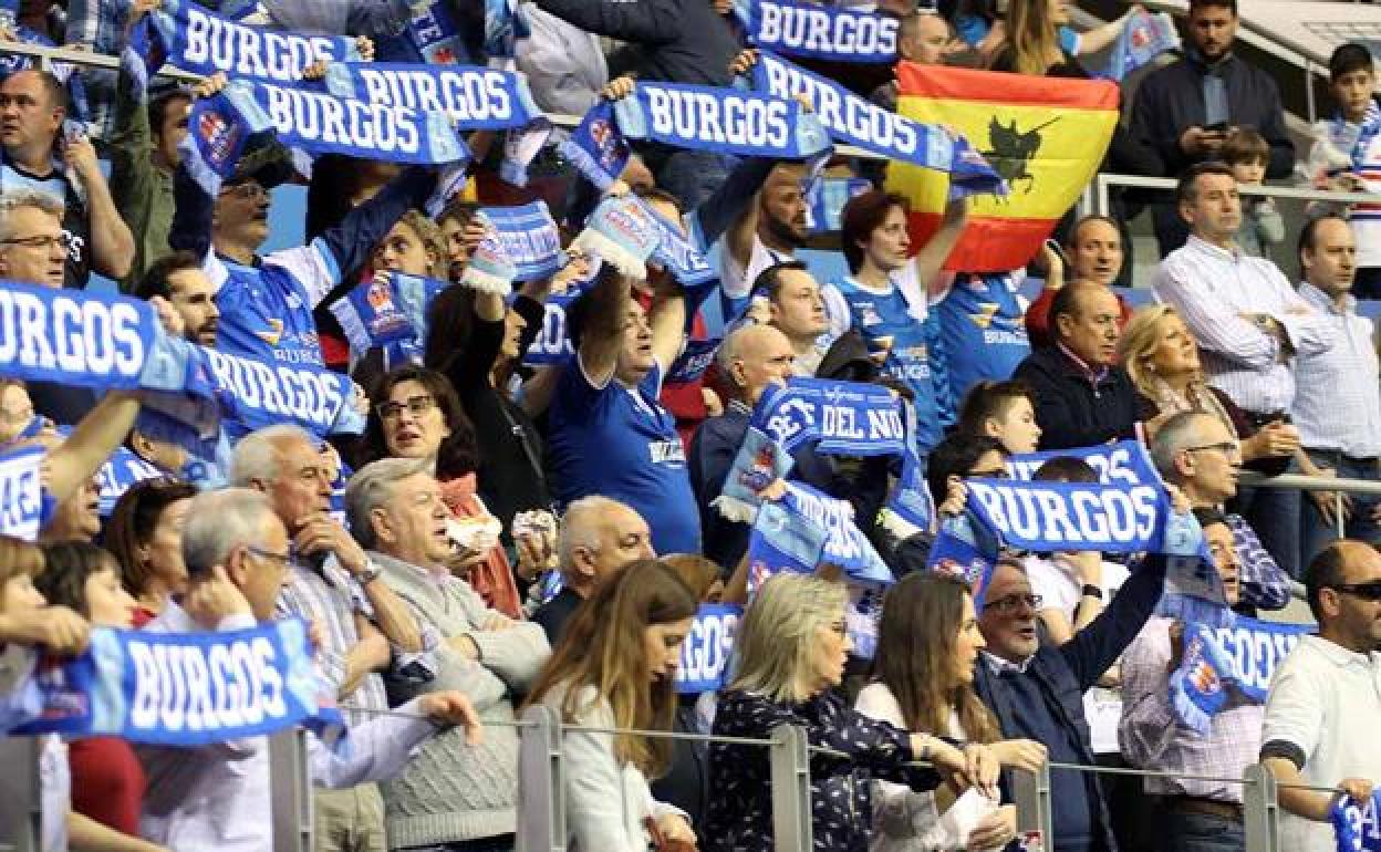 Afición del San Pablo Burgos en el Coliseum. 