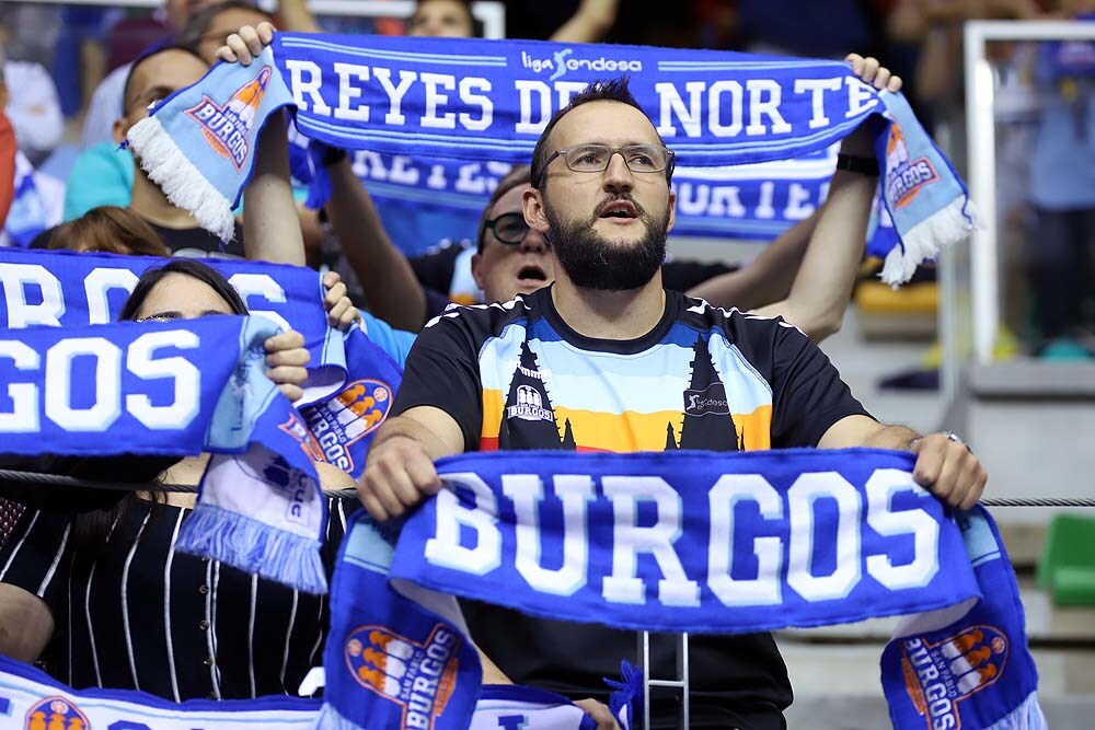 Más baloncesto en el Coliseum en el primer partido del curso liguero en casa