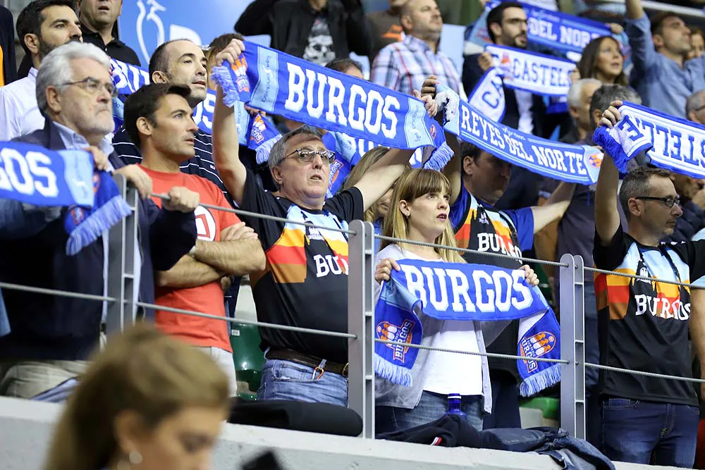 Más baloncesto en el Coliseum en el primer partido del curso liguero en casa