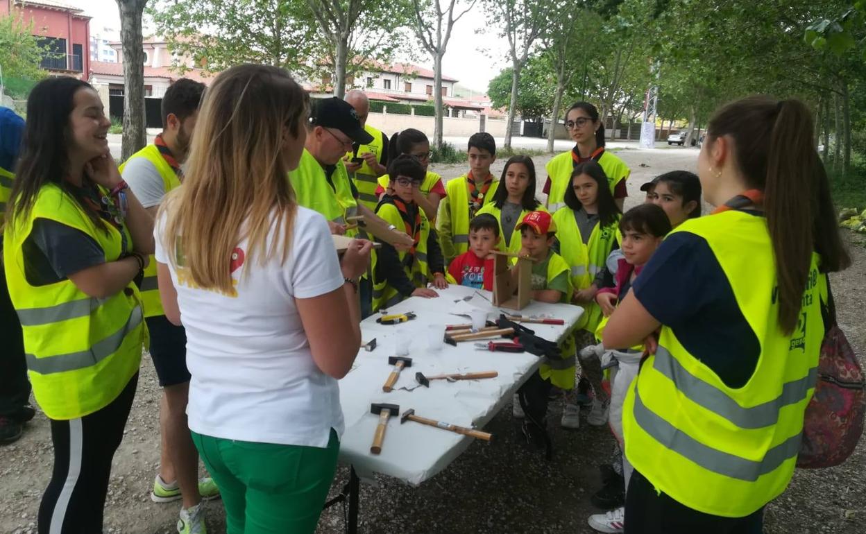 Uno de los talleres de la primera edición de Ecofrikis, centrada en los árboles. 