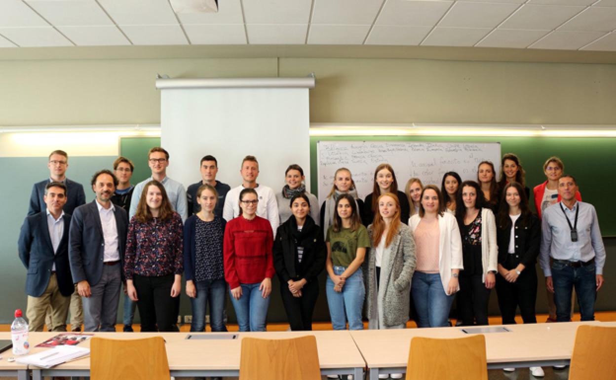 Estudiantes y profesores de Offenburg University