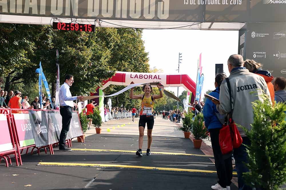 Más de 1.300 corredores se han dado cita esta mañana en la cuarta edición de la Campofrío Maratón Burgos.