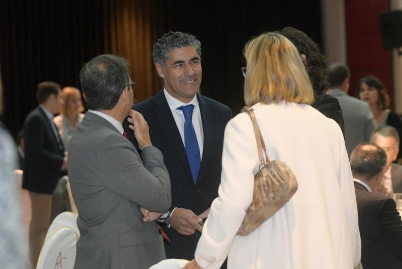 El Norte de Castilla y BBVA han celebrado este miércoles un desayuno informativo cuyo tema central es 'La disrupción digital, una oportunidad para crecer'.